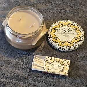 CANDLE Tayler Candle Company tan and gold 11oz